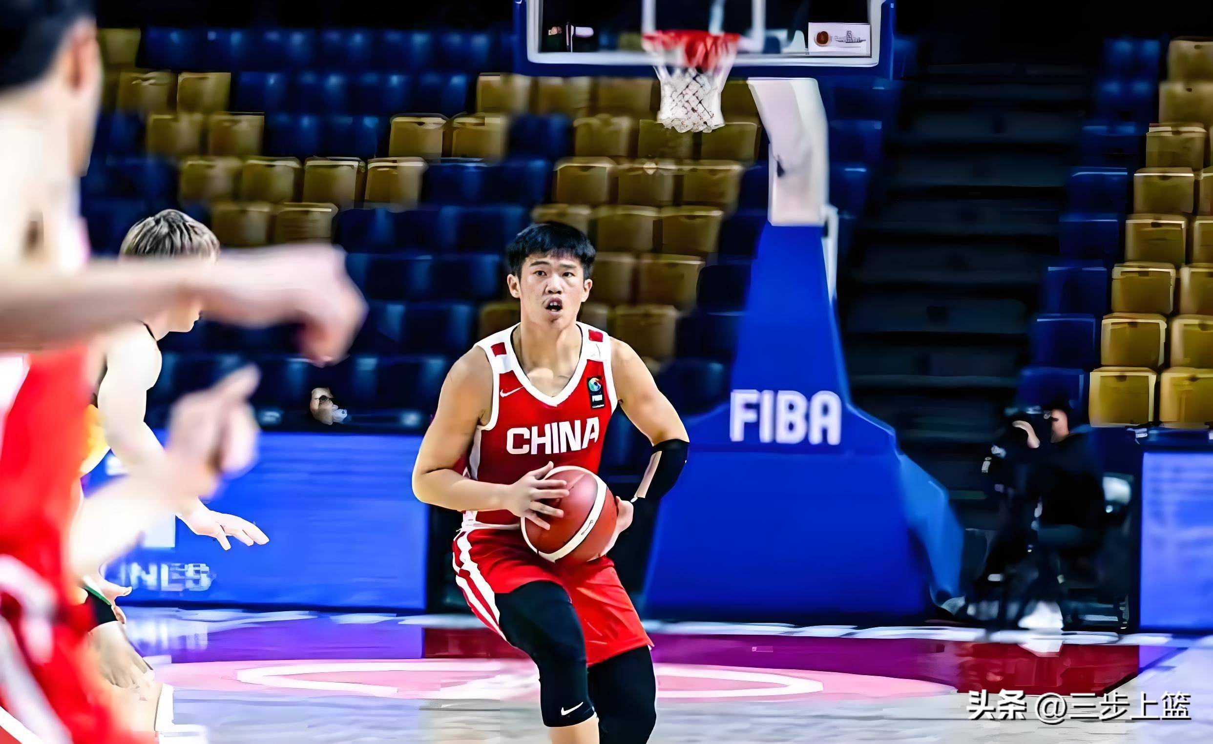 爱游戏欢迎页今夜体能课后，深圳男篮回应争议备战葡超，态度坚定，更衣室氛围转暖的简单介绍