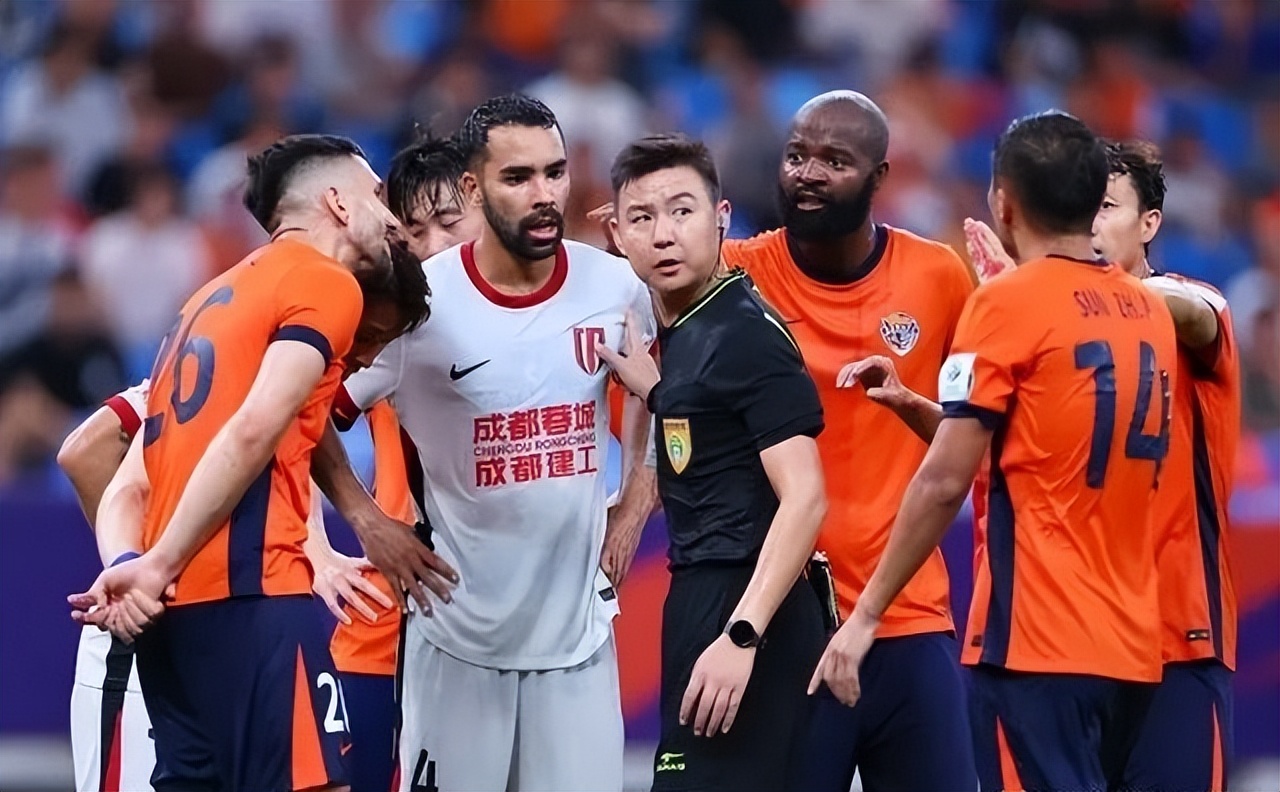 爱游戏中国包含CBA常规赛转会期走向成谜，成都蓉城状态回暖，媒体盛赞，训练强度明显提升的词条