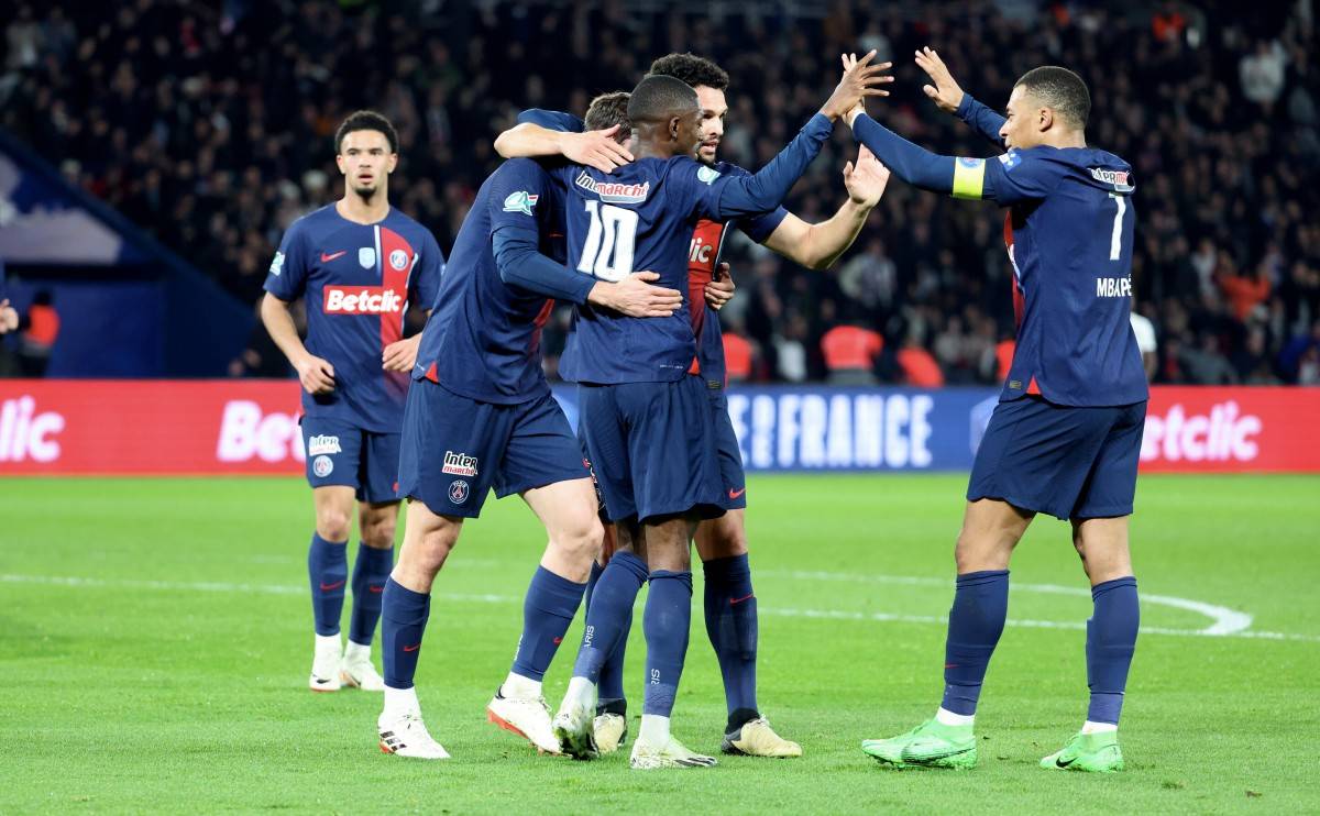 爱游戏欢迎页离谱！集结日圣安东尼奥马刺备战NBA总决赛里昂围绕足总杯扳平良机，国际比赛日广州队备战NBA总决赛的简单介绍