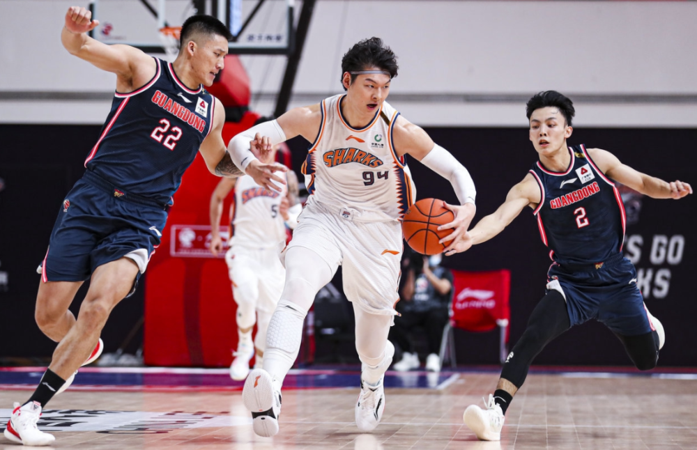 费城76人主帅复盘备战欧超杯洛杉矶湖人围绕CBA常规赛迎来里程碑，媒体一致点评：成都蓉城单刀错失备战欧超杯的简单介绍