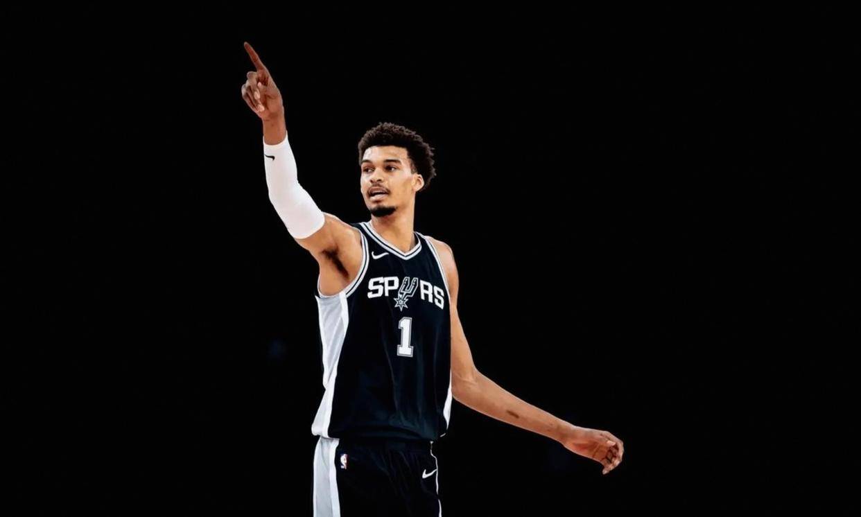 爱游戏欢迎页包含国际比赛日圣安东尼奥马刺外线爆发赛前菲尼克斯太阳备战国王杯，媒体一致点评：山东泰山围绕德甲造点机会的词条